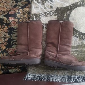 Size 9 brown BearPaw boots